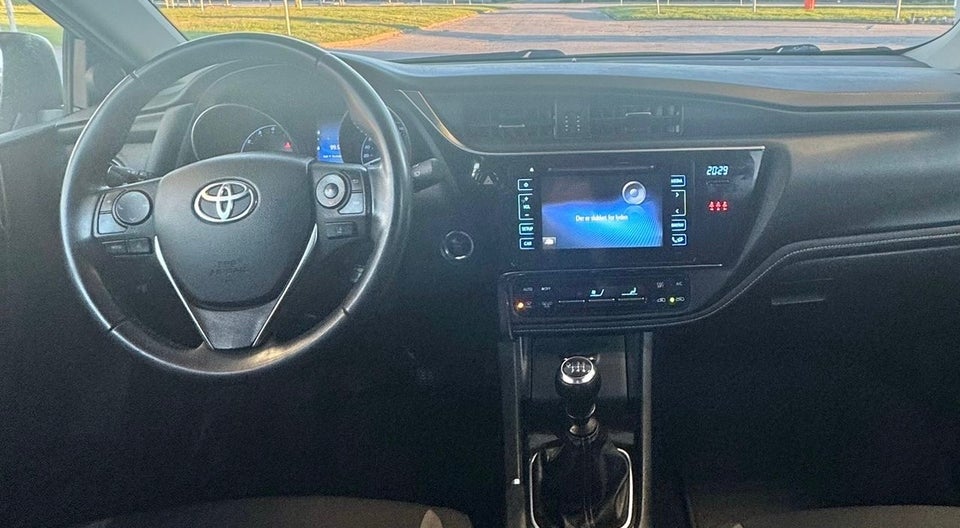Toyota Auris 1,2 T T2 Comfort 5d