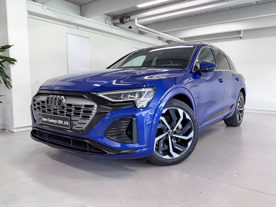 Audi Q8 e-tron 55 S-line quattro 5d
