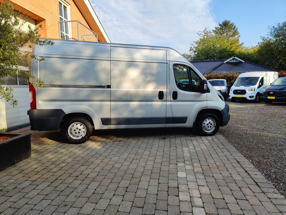 Peugeot Boxer 335 2,0 BlueHDi 163 L2H2 Premium