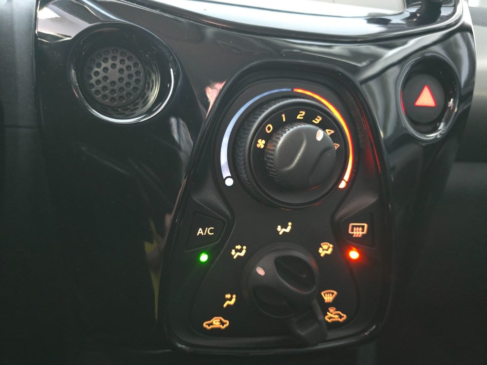 Peugeot 108 1,0 e-VTi 69 Allure 5d