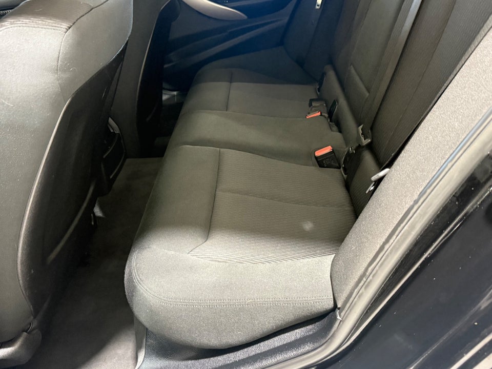 BMW 320d 2,0 Touring Advantage aut. 5d