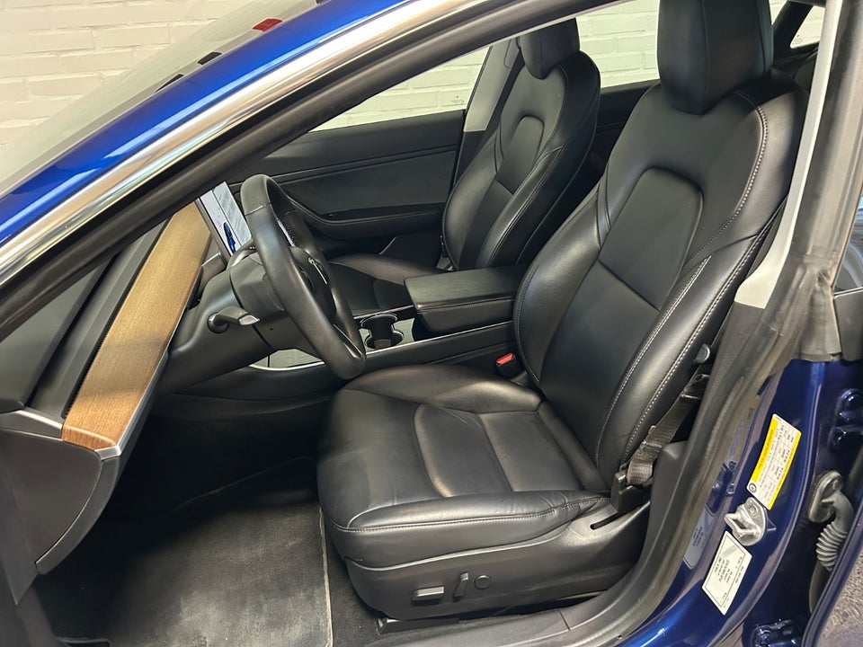 Tesla Model 3 Long Range AWD 4d