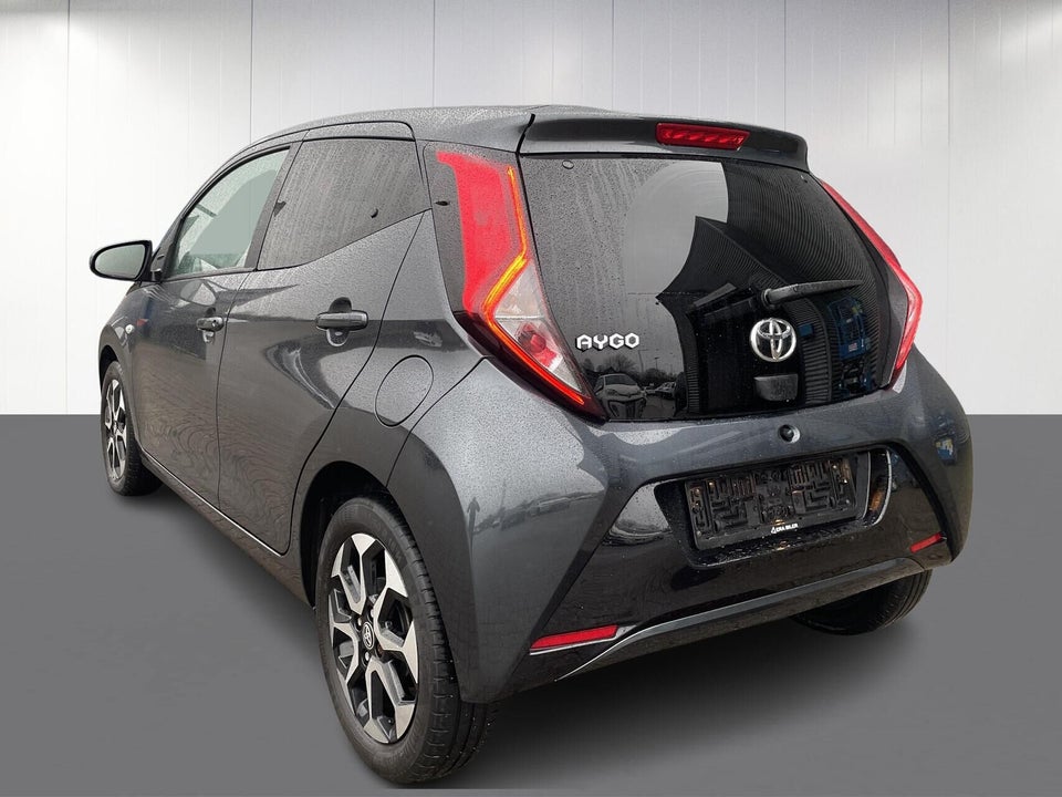 Toyota Aygo 1,0 VVT-i x-press 5d