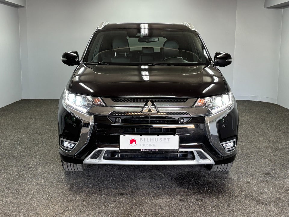 Mitsubishi Outlander 2,4 PHEV Instyle CVT 4WD 5d