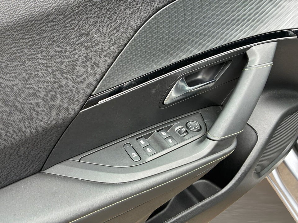Peugeot e-2008 54 GT 5d