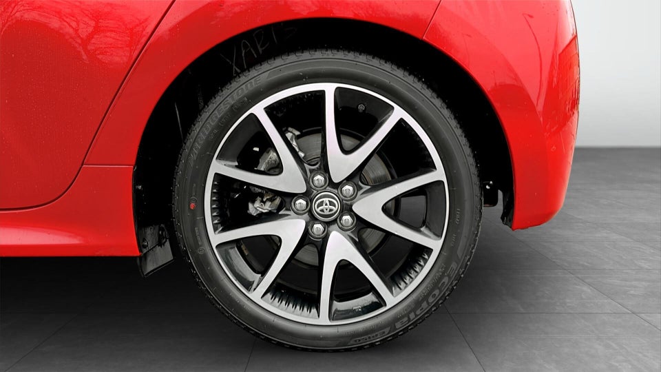 Toyota Yaris 1,5 Hybrid H3 Premier Edition e-CVT 5d