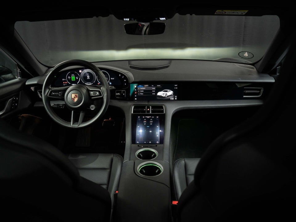 Porsche Taycan Performance+ 4d