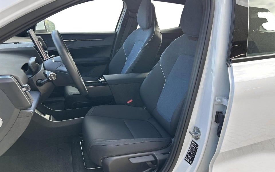 Volvo EX30 Extended Range Core 5d