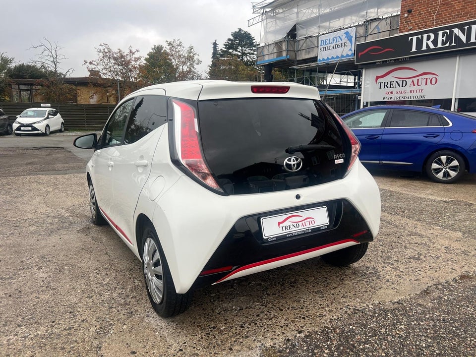 Toyota Aygo 1,0 VVT-i x-play 5d