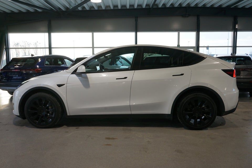 Tesla Model Y Long Range AWD 5d