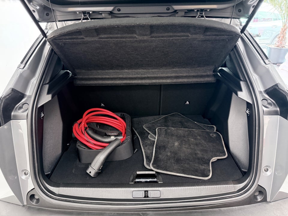 Peugeot e-2008 54 GT 5d