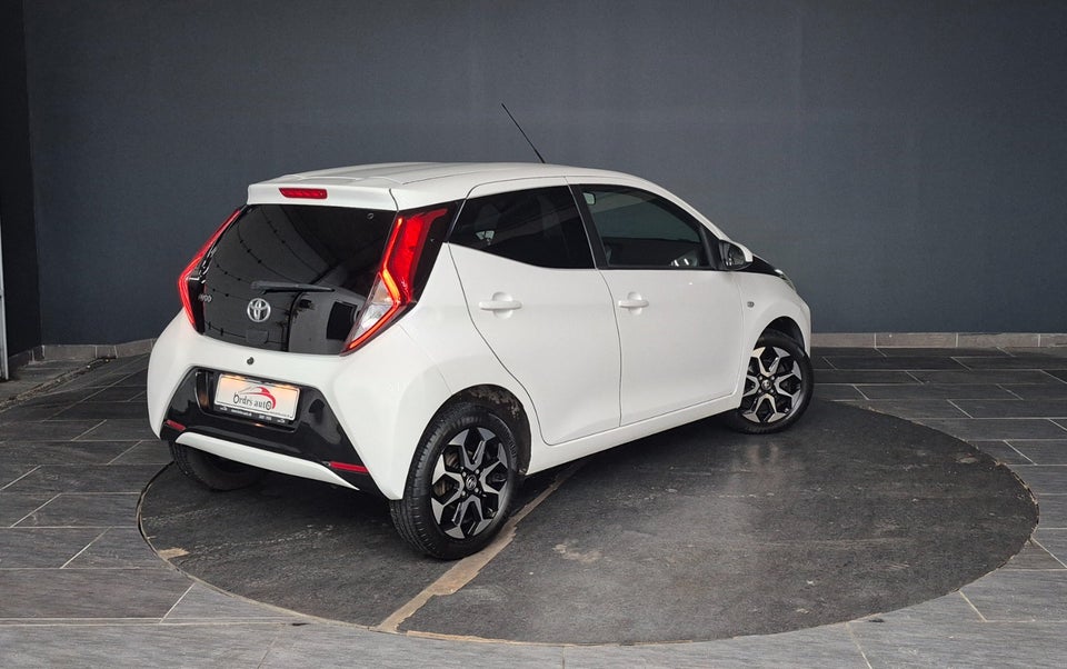 Toyota Aygo 1,0 VVT-i x-press x-shift 5d