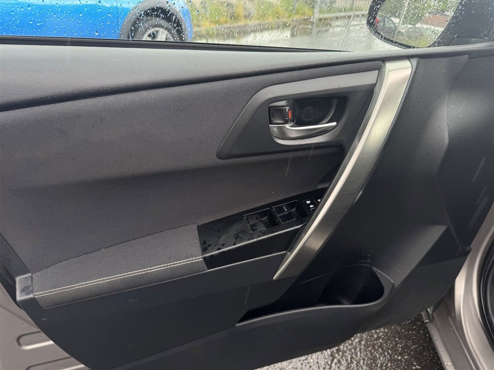 Toyota Auris 1,6 T2 Touring Sports 5d