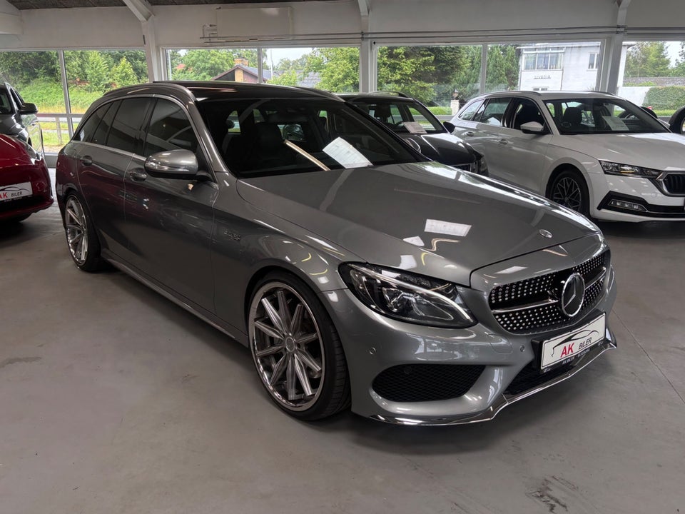 Mercedes C400 3,0 AMG Line stc. aut. 4Matic 5d