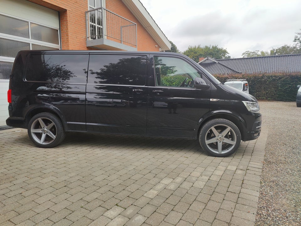 VW Transporter 2,0 TDi 150 Kassevogn lang