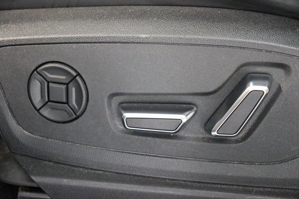 Audi e-tron 55 S-line quattro 5d