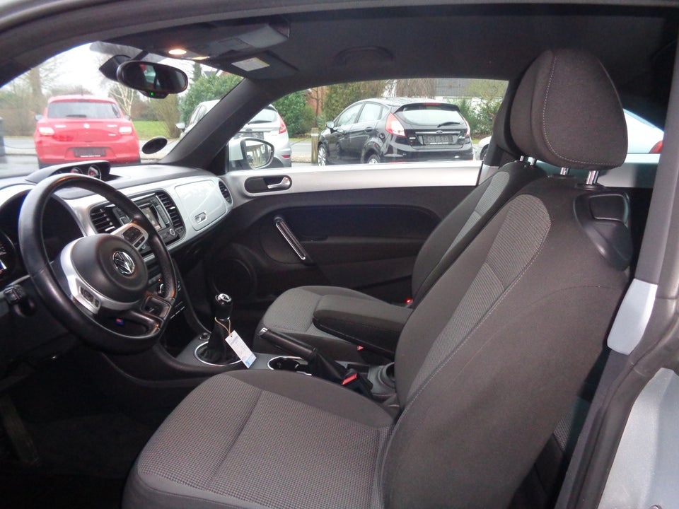VW The Beetle 1,6 TDi 105 Design 2d