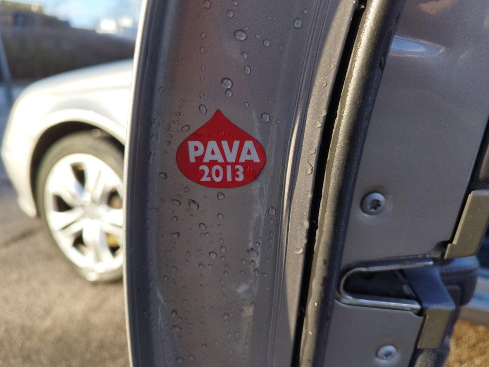 Mercedes E320 3,2 Avantgarde stc. aut. 5d