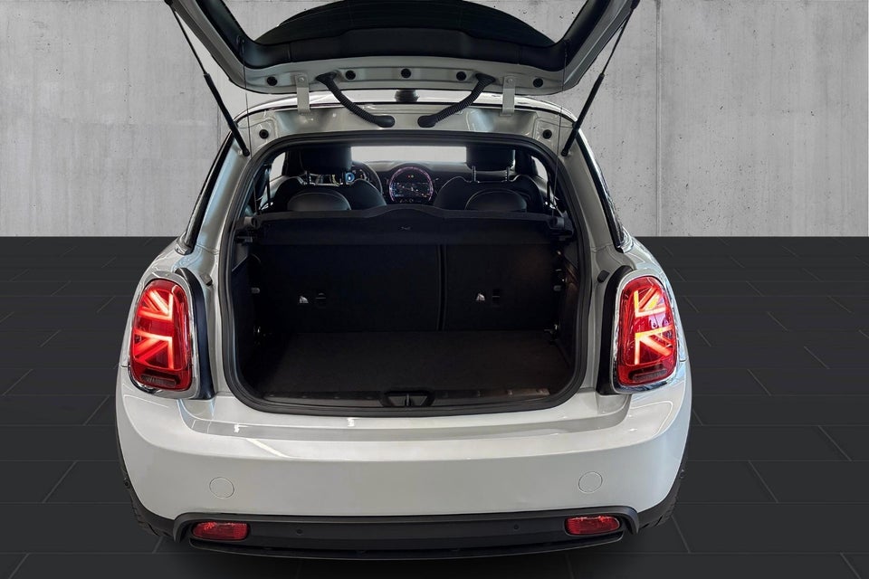 MINI Cooper SE Classic Trim 3d