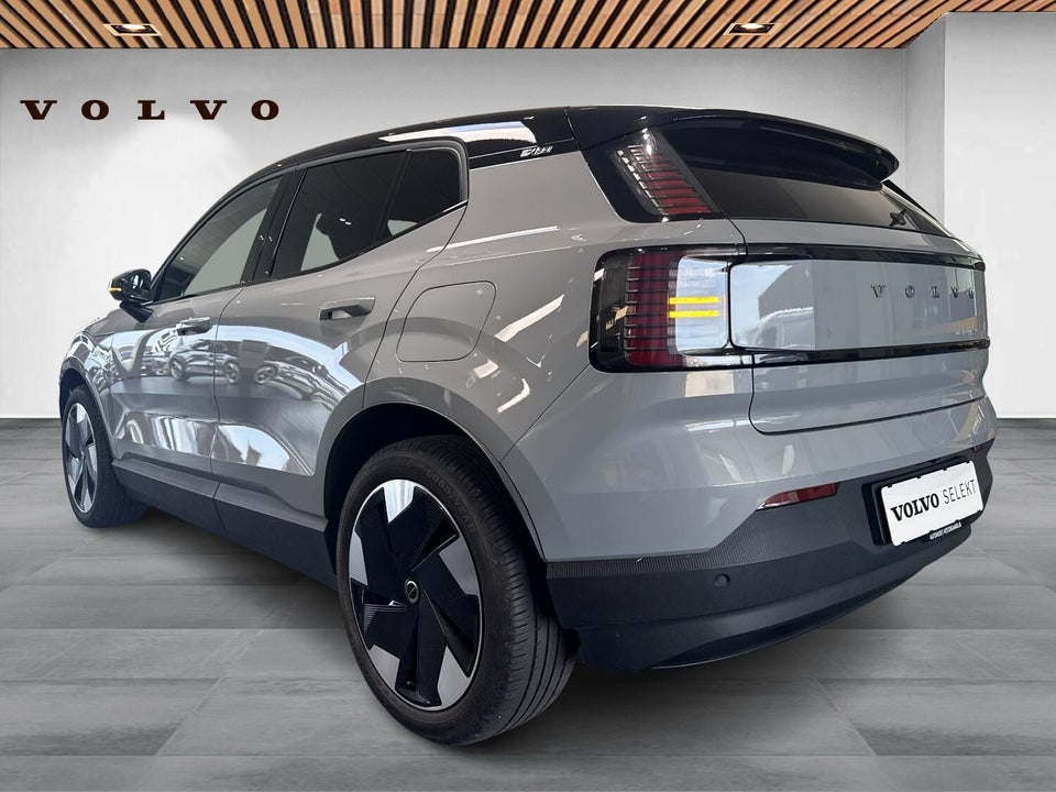 Volvo EX30 Extended Range Plus 5d