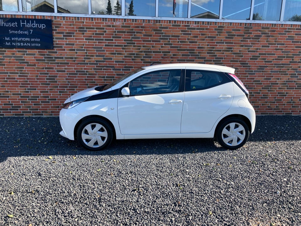 Toyota Aygo 1,0 VVT-i x-play x-touch 5d