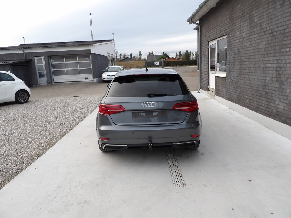 Audi A3 1,4 e-tron Sportback S-tr. 5d