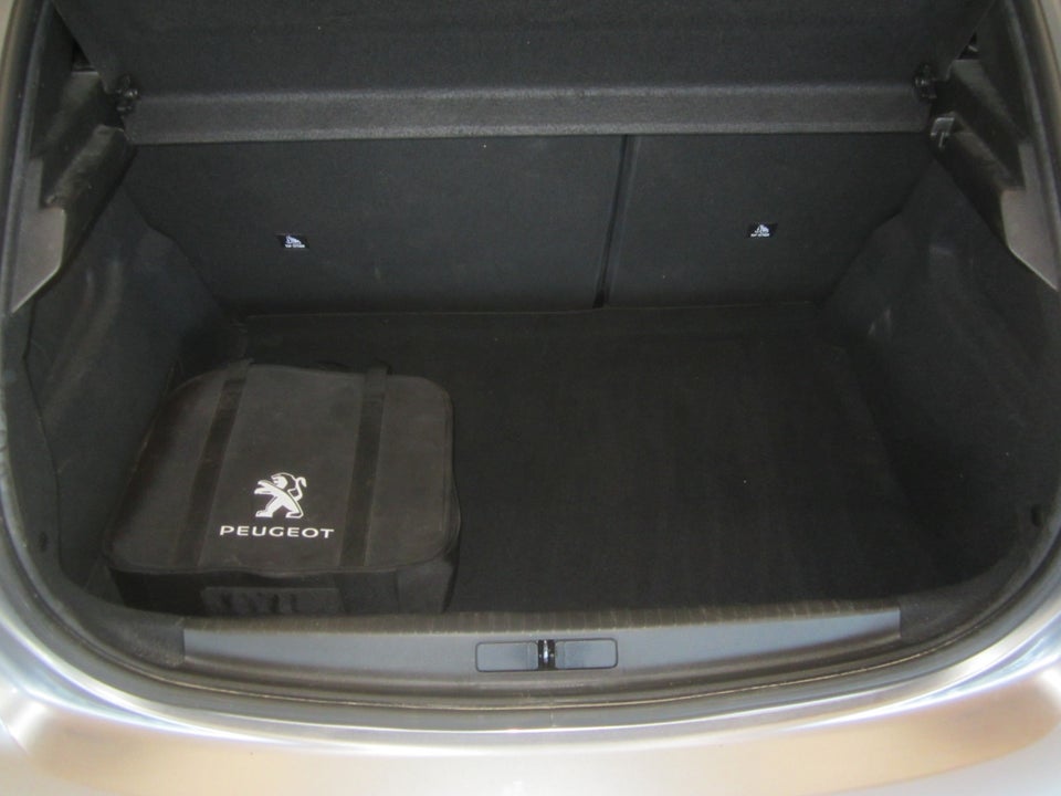 Peugeot e-208 50 Allure 5d