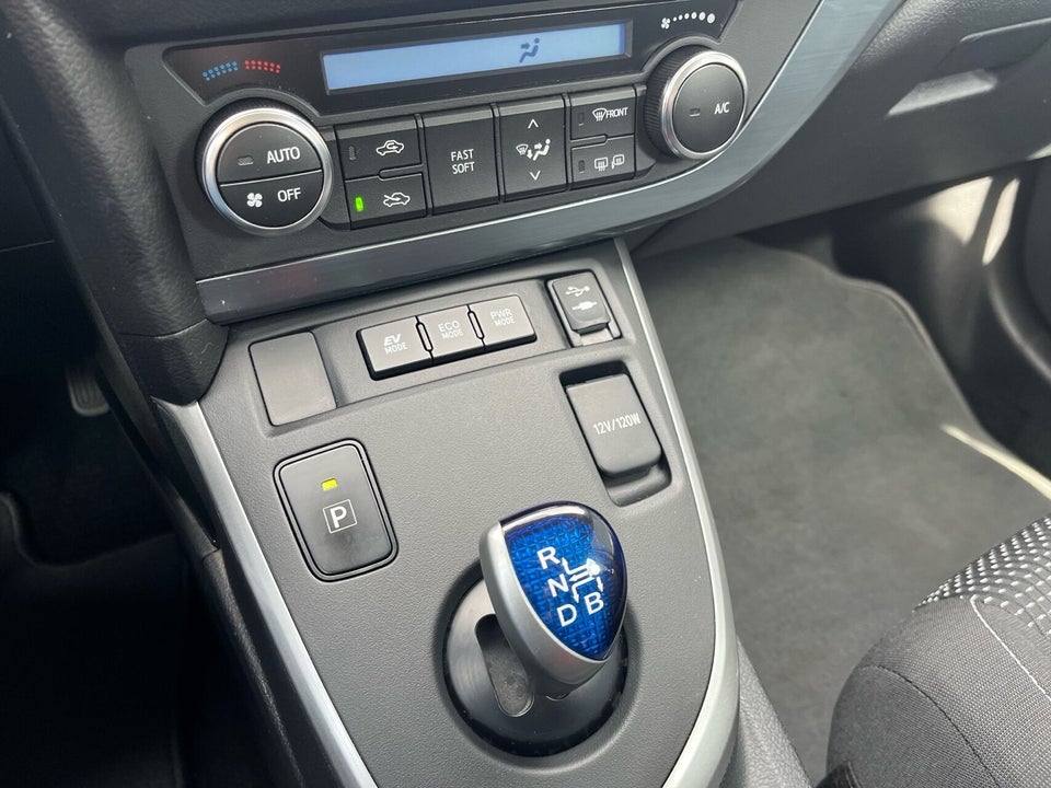 Toyota Auris 1,8 Hybrid H2+ Touring Sports CVT 5d