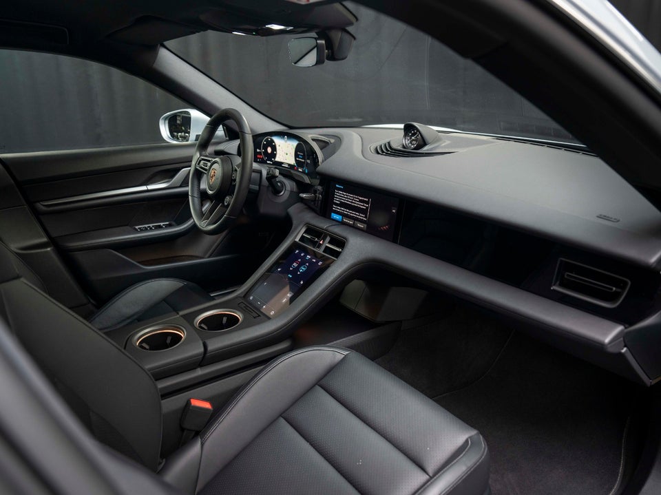 Porsche Taycan 4S Performance+ 4d