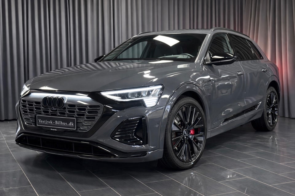 Audi Q8 e-tron 55 S-line quattro 5d