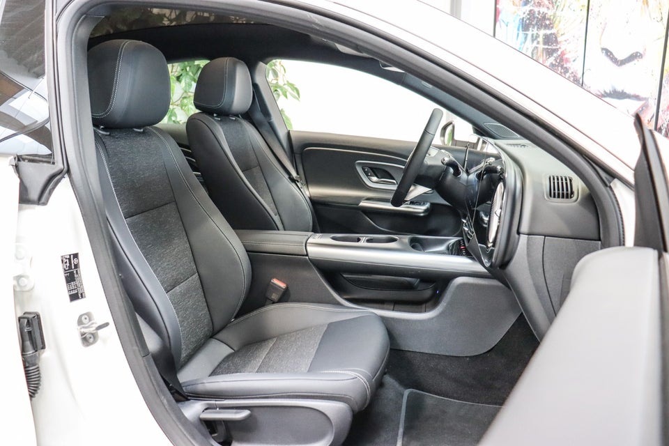 Mercedes CLA250+ EQ Progressive Advance Plus 4d