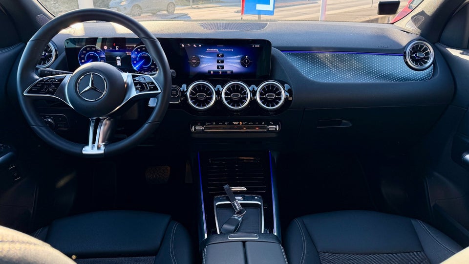 Mercedes EQA300 Progressive 4Matic 5d