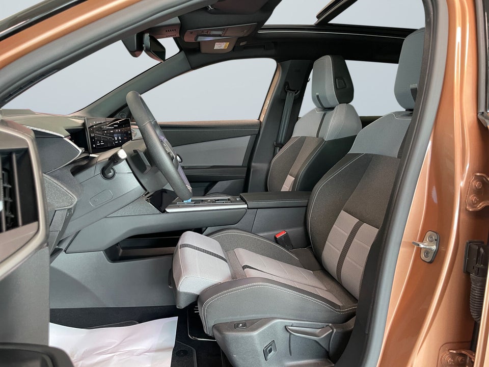 Opel Grandland-e 73 GS Sky 5d