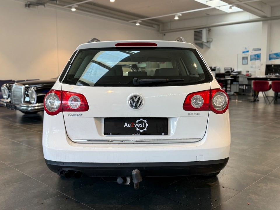 VW Passat 2,0 FSi Comfortline 4d