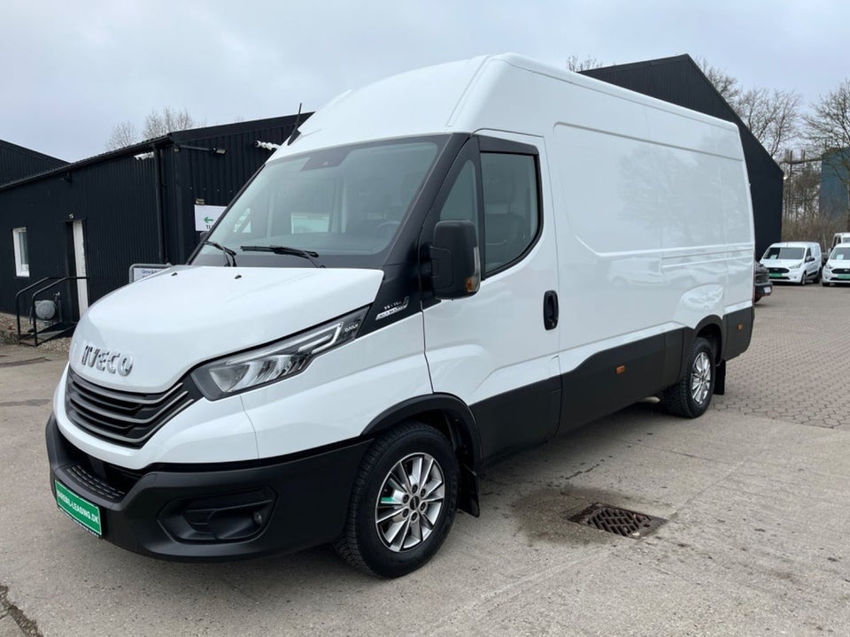 Iveco Daily 2,3 35S16 12m³ Van AG8