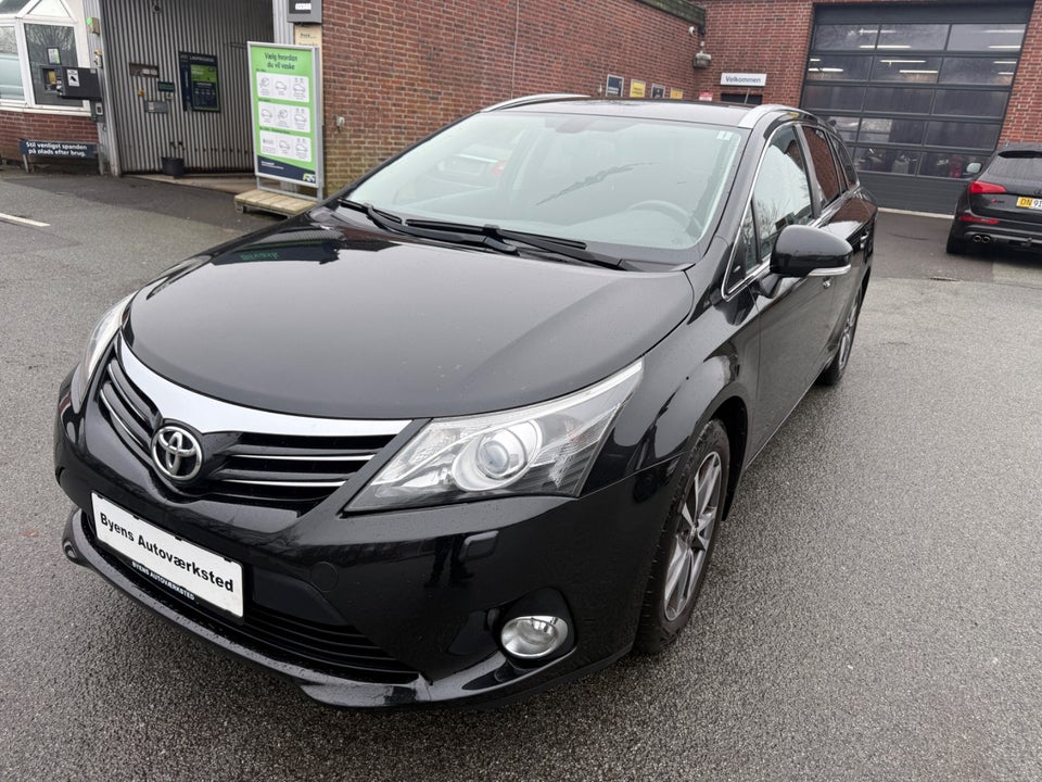 Toyota Avensis 1,8 VVT-i T2 Premium stc. 5d