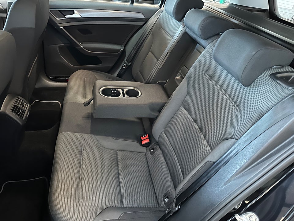 VW Golf VII 1,5 TSi 130 Comfortline Variant 5d