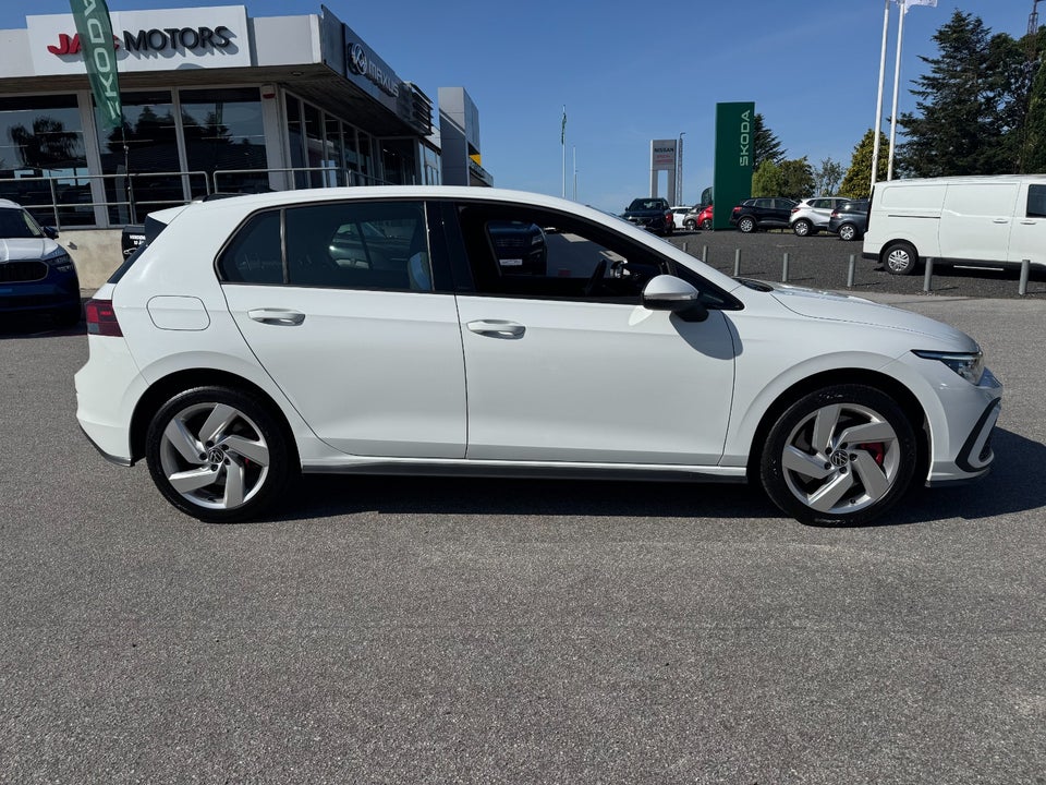 VW Golf VIII 1,4 GTE DSG 5d