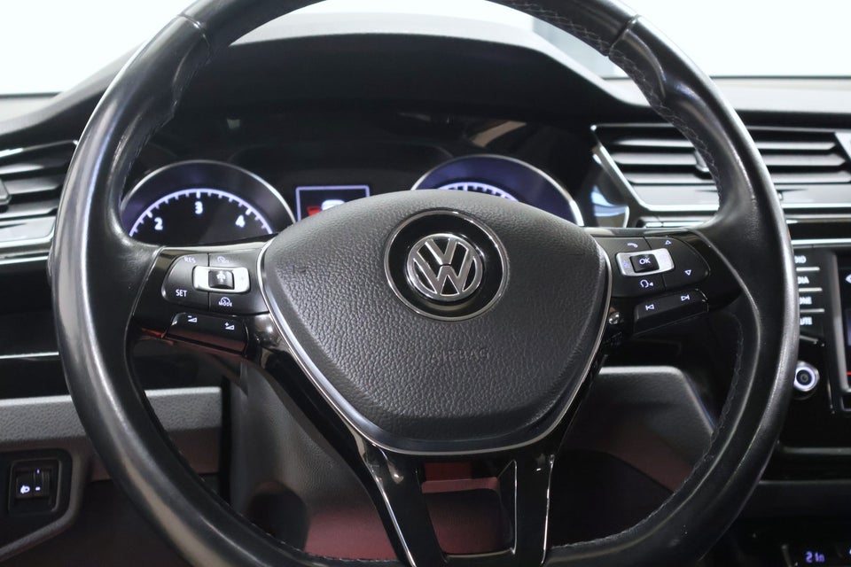 VW Touran 1,6 TDi 110 Highline 7prs 5d