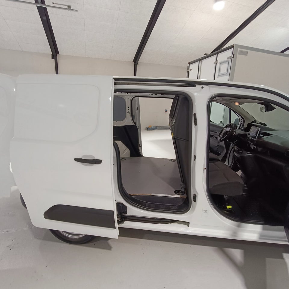 Peugeot Partner 1,5 BlueHDi 130 L1V1 Plus EAT8 Van