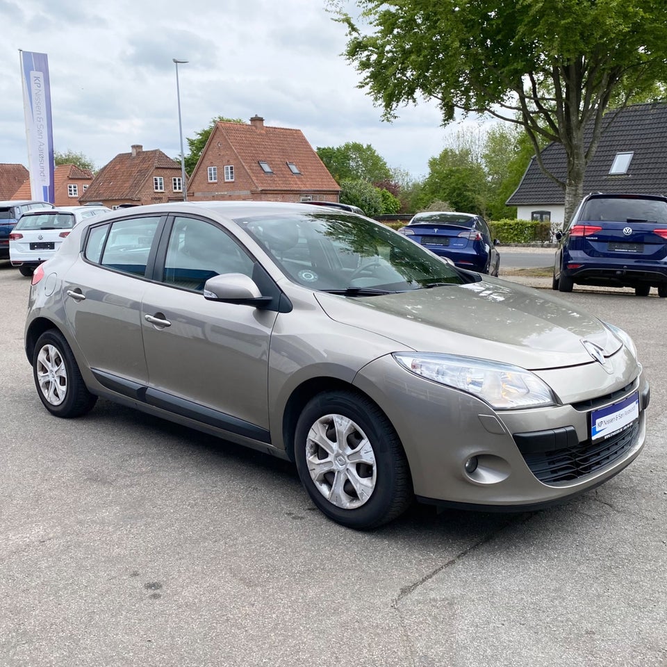Renault Megane III 1,5 dCi 90 Authentique 5d
