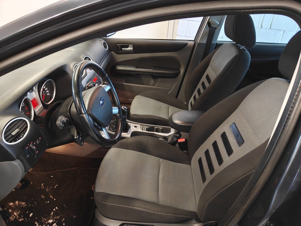 Ford Focus 1,6 Trend Collection stc. 5d
