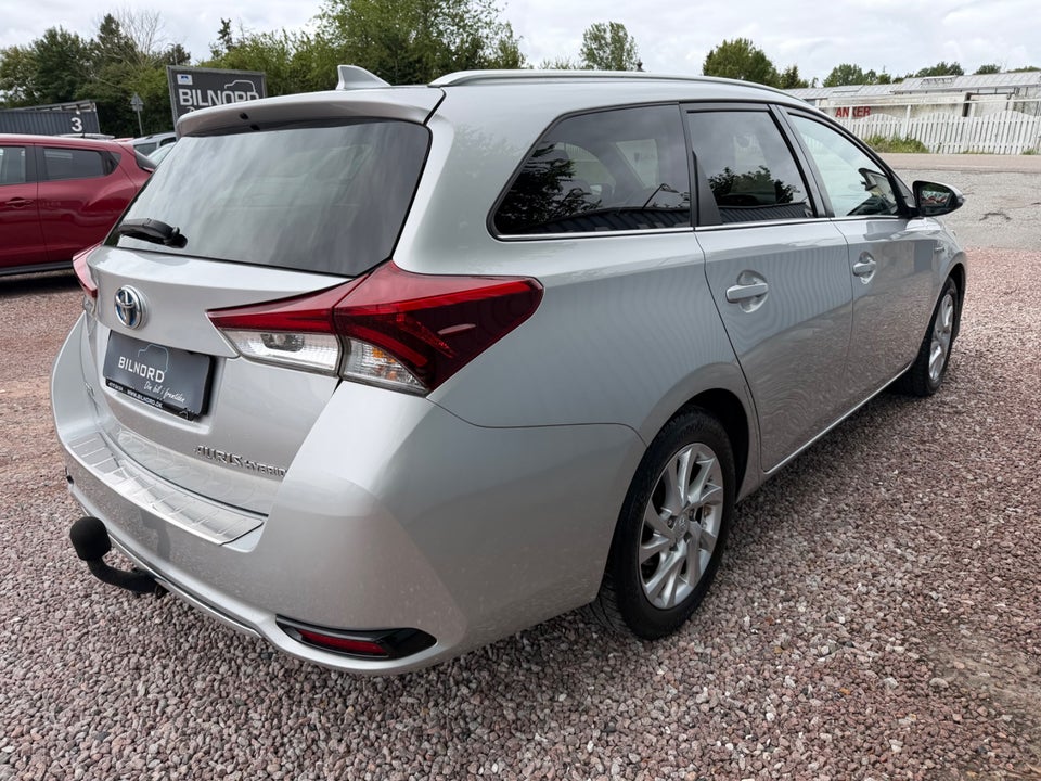 Toyota Auris 1,8 Hybrid H2 Comfort Touring Sports CVT 5d