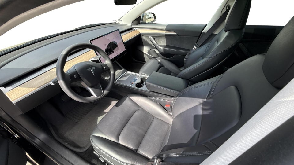 Tesla Model 3 Long Range AWD 4d