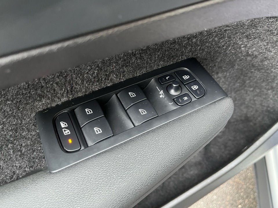 Volvo XC40 ReCharge Extended Range Core 5d