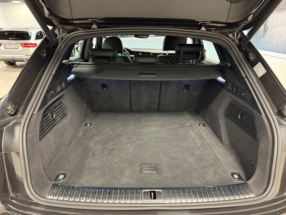 Audi Q8 e-tron 50 S-line quattro 5d