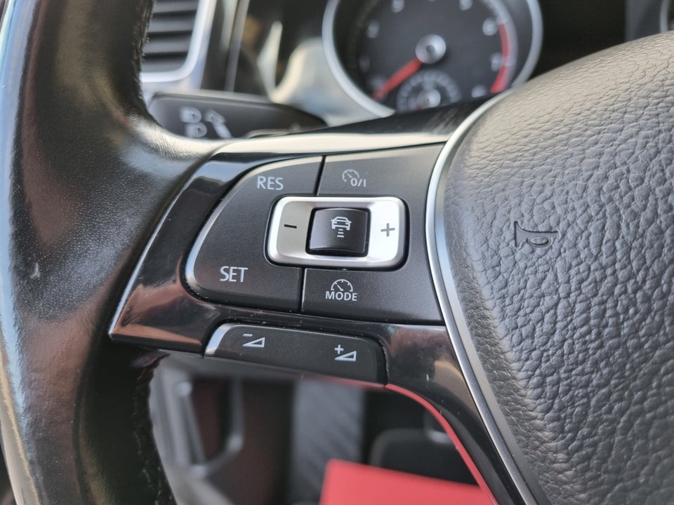 VW Golf VII 1,5 TSi 150 Highline Variant DSG 5d