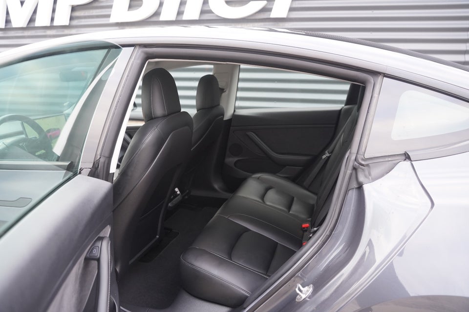 Tesla Model 3 RWD 4d