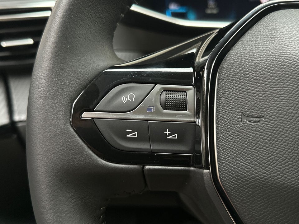 Peugeot e-2008 50 Allure Pack 5d