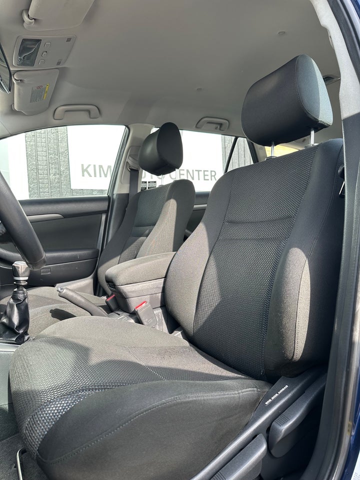 Toyota Avensis 2,0 D-4D Sol stc. 5d